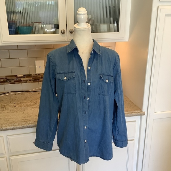 the Vermont Country Store Tops - The Vermont Country Store Denim Long Sleeve Shirt Medium